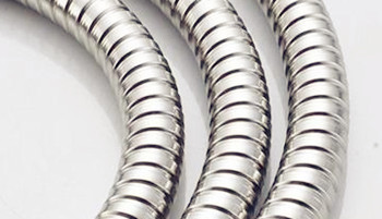 伸縮淋浴管漏水怎么回事？怎么解決？