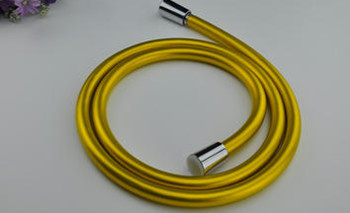 怎么更換家里的大口徑淋浴噴頭軟管？