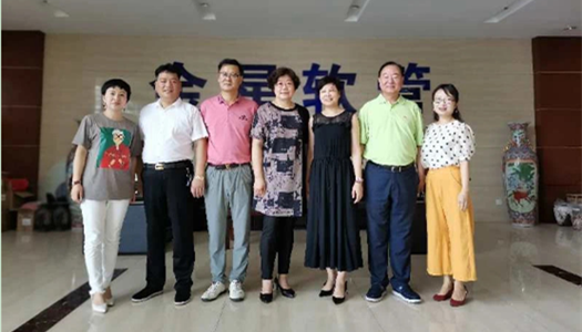 中國五礦商會(huì)領(lǐng)導(dǎo)蒞臨我司，對(duì)我司金屬淋浴管質(zhì)量予以肯定